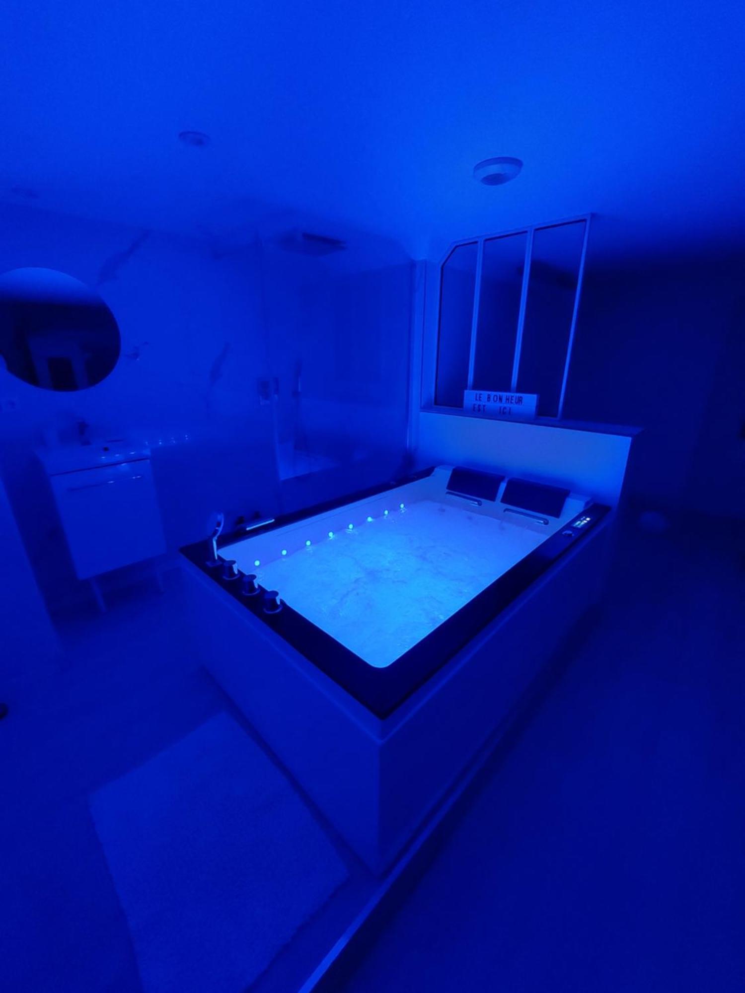 Love Room White - Les Delices Rooms أنجير الغرفة الصورة